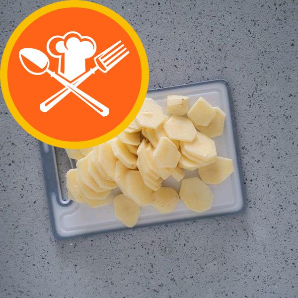 Φέτες πατάτας φούρνου με κρεμώδες τυρί τσένταρ (με βίντεο)-9456028-060544